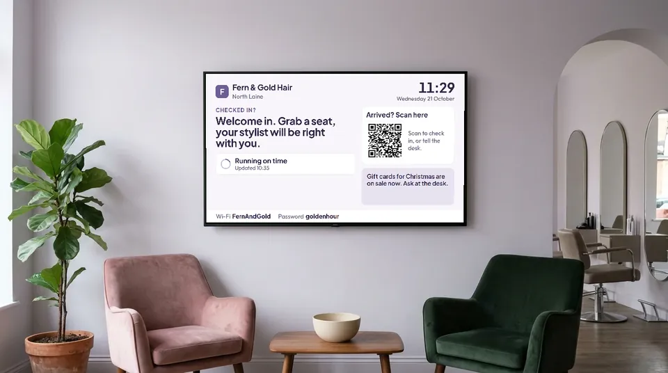 Frisørsalon: Lavendel, lyst. En velkomst med dine egne ord, linjen om forsinkelser og dit Wi-Fi.